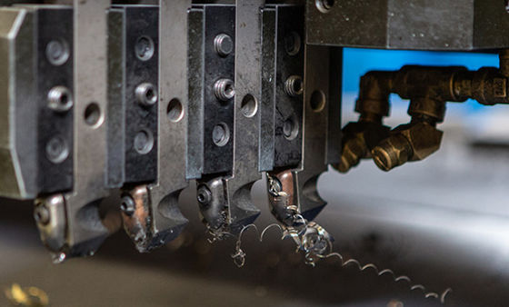 เครื่องตัดร่อง V ไฮดรอลิก 5.5 KW สแตนเลส Cnc V เครื่องเซาะร่อง Double Side
