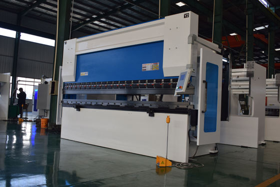 8 แกน CNC ไฮดรอลิกดเบรค 110 ตัน 3200mm Delem DA66T พร้อมแกน Y1 Y2 X1 X2 R1 R2 Z1 Z2 แกน