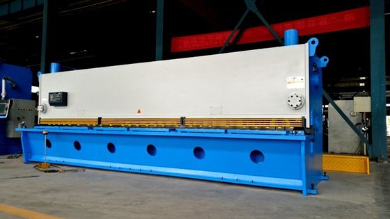 เครื่องตัดไฮดรอลิก CNC 12mm เครื่องตัดไฟฟ้า 6000mm