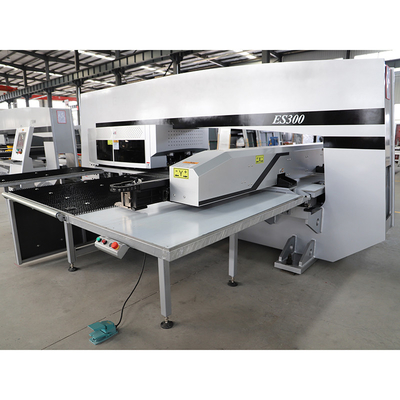 300 KN ไฮดรอลิก CNC Turret Punch Press เครื่องเจาะรูอัตโนมัติ O Type
